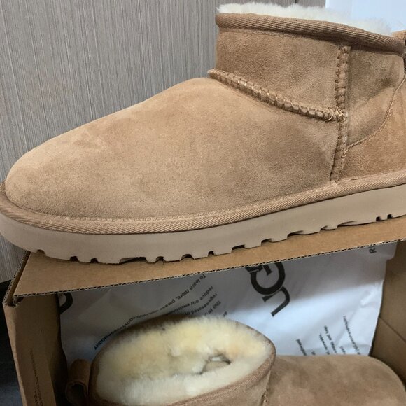 UGG Classic Ultra Mini - Picture 7 of 7